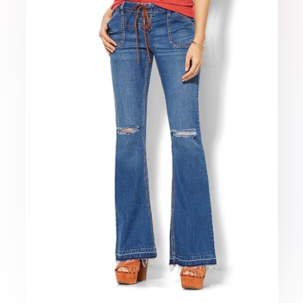 New York & Co | Flared Jeans GUC